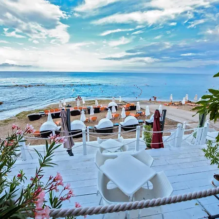 Apartament On The Near The Sea Warna