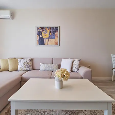 Apartament On The Near The Sea
